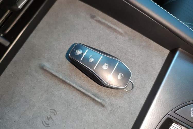 Used BYD Seal 06 New Energy 2025 DM-i Intelligent Drive 120KM Flagship Model Vehicle Key