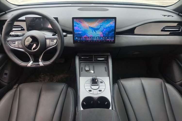 Used BYD Seal 06 New Energy 2025 DM-i Smart Drive 120KM Prestige Model Center Console