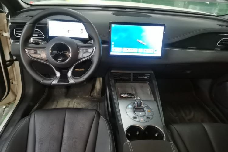 Used BYD Seal 06 New Energy 2025 DM-i Smart Drive 120KM Deluxe Model Center Console