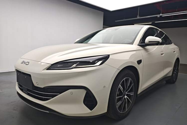 BYD Seal 06 New Energy 2025 DM-i Smart Drive 120KM Deluxe Model