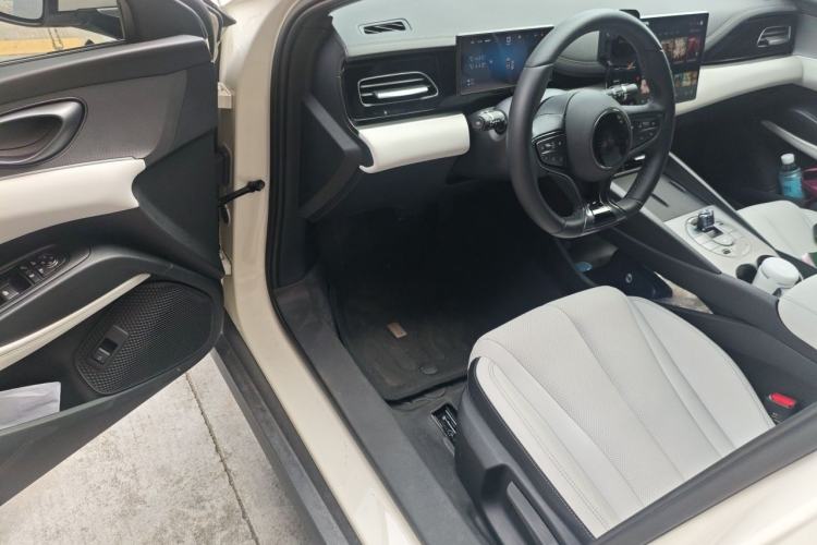 Used BYD Seal 06 New Energy 2025 DM-i Smart Drive 80KM Luxury Model Driver Seat