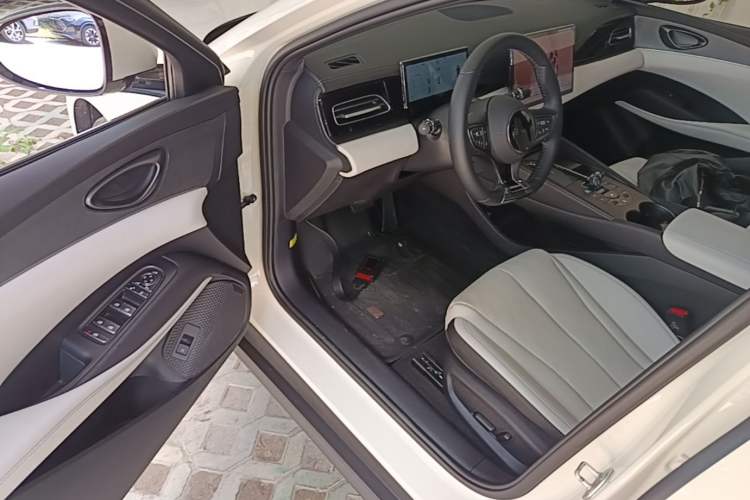 Used BYD Seal 06 New Energy 2025 DM-i Smart Drive 120KM Deluxe Model Driver Seat