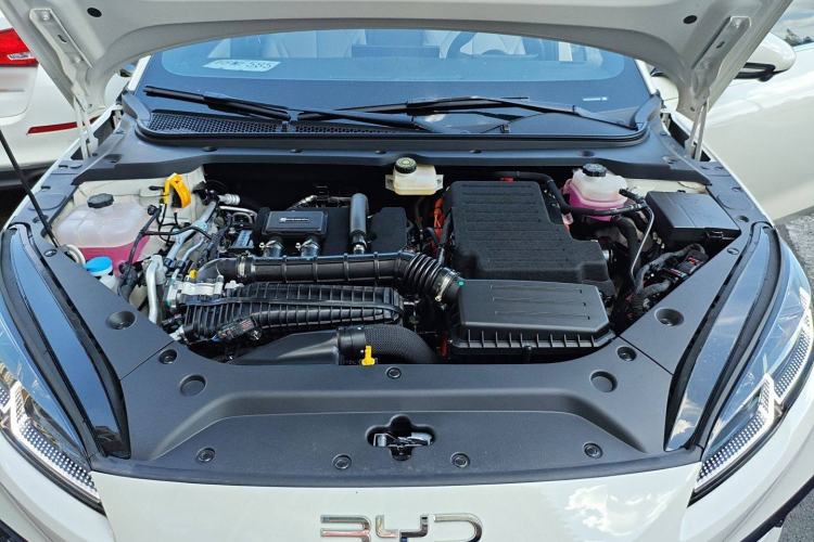 Used BYD Seal 06 New Energy 2025 DM-i Smart Drive 80KM Luxury Model Engine Bay