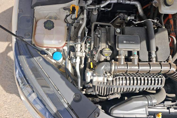 Used BYD Seal 06 New Energy 2025 DM-i Smart Drive 80KM Luxury Model Engine Bay Right