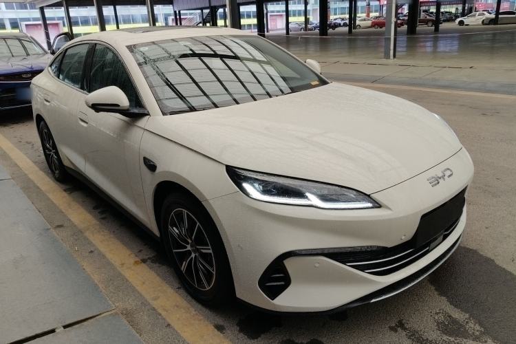 Used BYD Seal 06 New Energy 2025 DM-i Smart Drive 120KM Deluxe Model Front Right 45 Deg