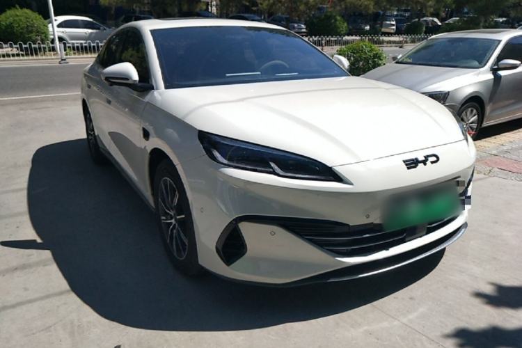Used BYD Seal 06 New Energy 2025 DM-i Smart Drive 120KM Prestige Model Front Right 45 Deg