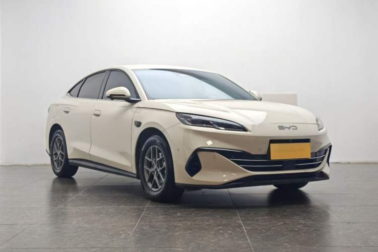 Used BYD Seal 06 New Energy 2025 DM-i Smart Drive 80KM Luxury Model Front Right 45 Deg