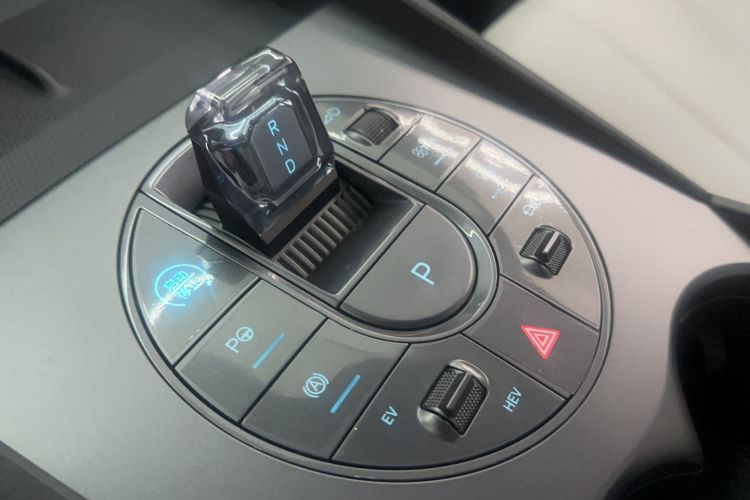 Used BYD Seal 06 New Energy 2025 DM-i Smart Drive 80KM Luxury Model Gear Lever