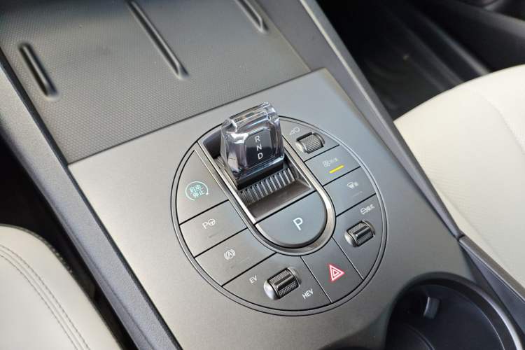 Used BYD Seal 06 New Energy 2025 DM-i Smart Drive 80KM Luxury Model Gear Lever
