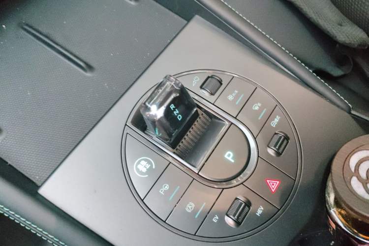 Used BYD Seal 06 New Energy 2025 DM-i Smart Drive 120KM Prestige Model Gear Lever
