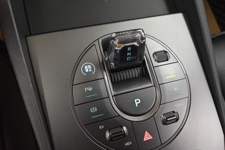 Used BYD Seal 06 New Energy 2025 DM-i Smart Drive 80KM Luxury Model Gear Lever