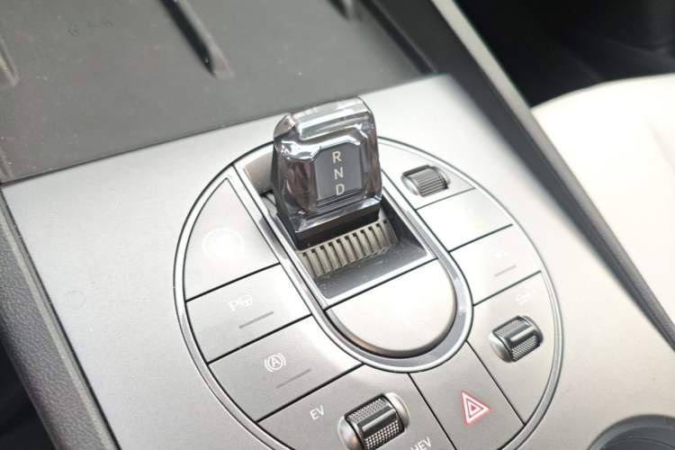 Used BYD Seal 06 New Energy 2025 DM-i Smart Drive 80KM Luxury Model Gear Lever