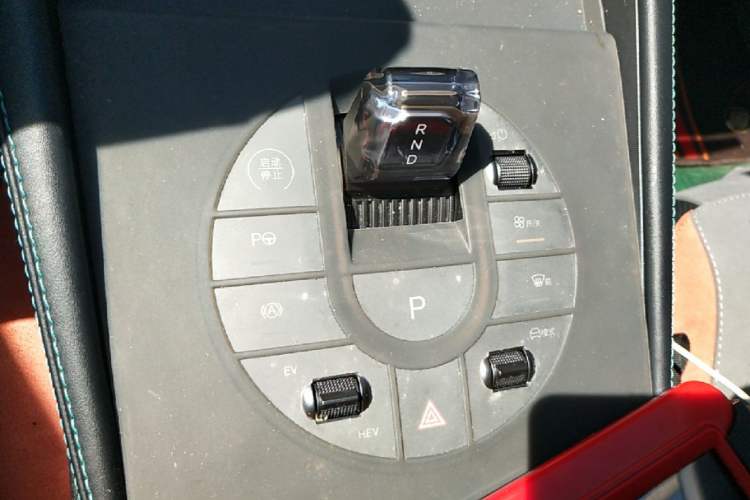 Used BYD Seal 06 New Energy 2025 DM-i Smart Drive 120KM Prestige Model Gear Lever
