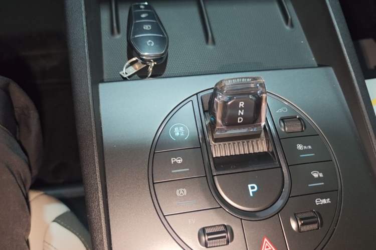 Used BYD Seal 06 New Energy 2025 DM-i Smart Drive 80KM Luxury Model Gear Lever