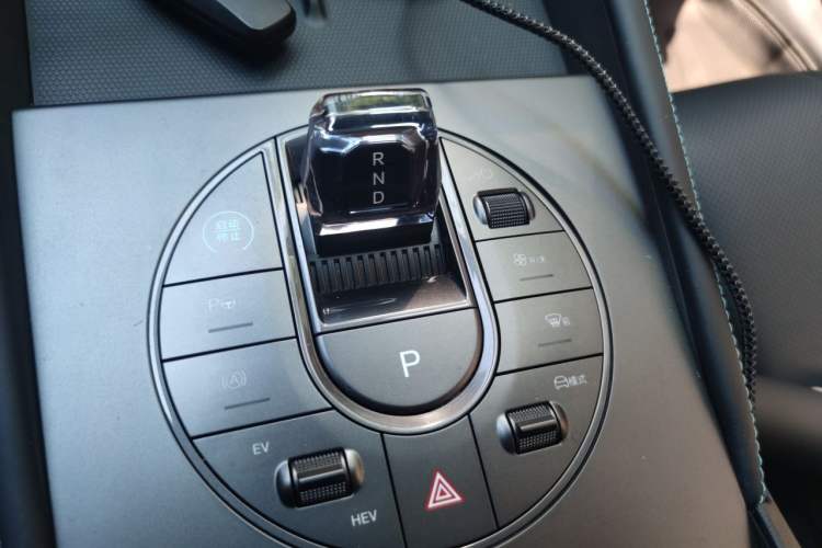 Used BYD Seal 06 New Energy 2025 DM-i Smart Drive 120KM Prestige Model Gear Lever