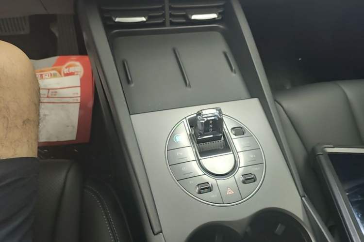 Used BYD Seal 06 New Energy 2025 DM-i Smart Drive 80KM Luxury Model Gear Lever