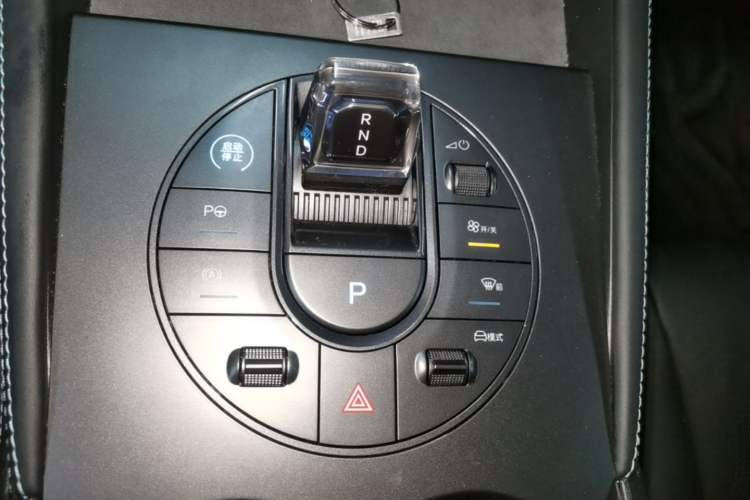 Used BYD Seal 06 New Energy 2025 DM-i Smart Drive 120KM Deluxe Model Gear Lever