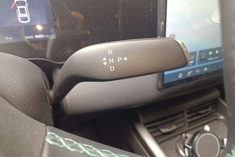 Used BYD Seal 06 New Energy 2025 EV 470KM Prestige Edition Gear Lever