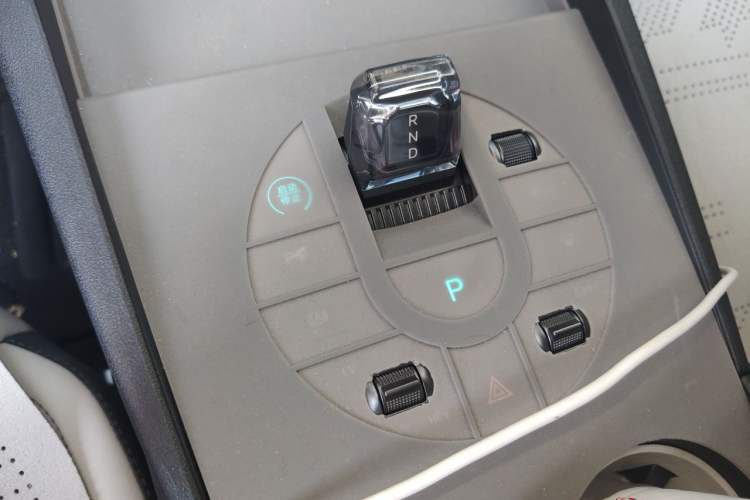 Used BYD Seal 06 New Energy 2025 DM-i Smart Drive 80KM Luxury Model Gear Lever