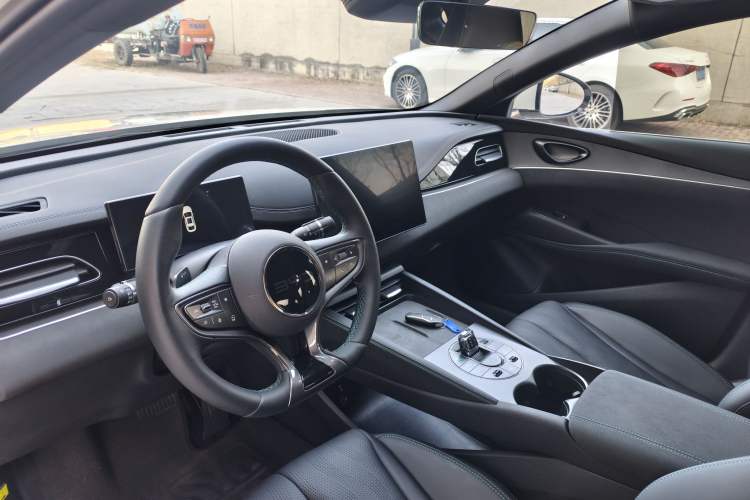 Used BYD Seal 06 New Energy 2025 DM-i Smart Drive 120KM Deluxe Model Interior 1