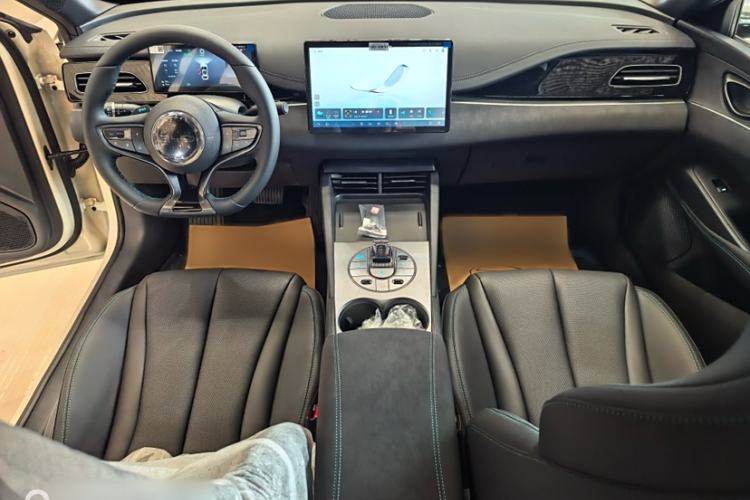 Used BYD Seal 06 New Energy 2025 DM-i Smart Drive 80KM Luxury Model Interior 1