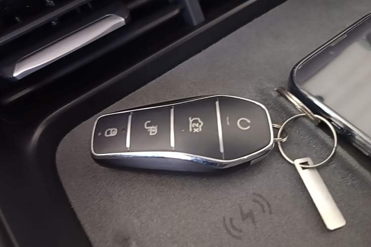 Used BYD Seal 06 New Energy 2025 DM-i Smart Drive 120KM Deluxe Model Interior 1