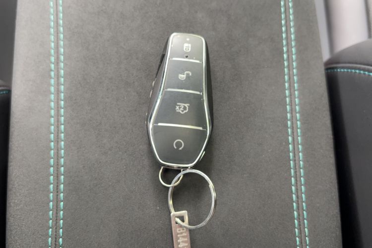 Used BYD Seal 06 New Energy 2025 DM-i Smart Drive 120KM Deluxe Model Interior 1