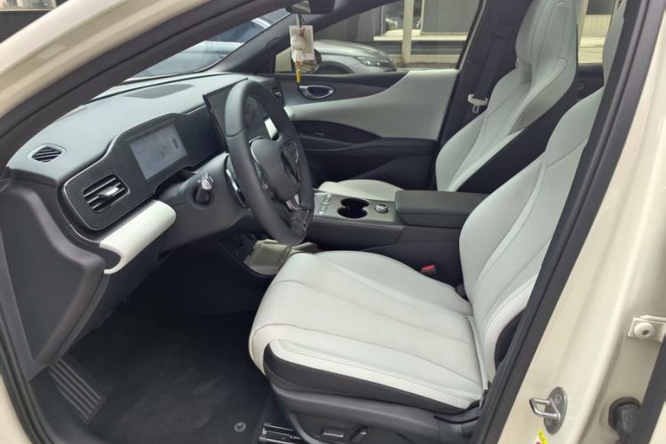 Used BYD Seal 06 New Energy 2025 EV 545KM Flagship Edition Interior 2