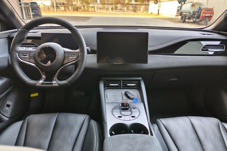 Used BYD Seal 06 New Energy 2025 DM-i Smart Drive 120KM Deluxe Model Interior 3