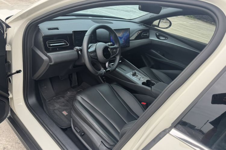 Used BYD Seal 06 New Energy 2025 DM-i Smart Drive 120KM Prestige Model Interior 4
