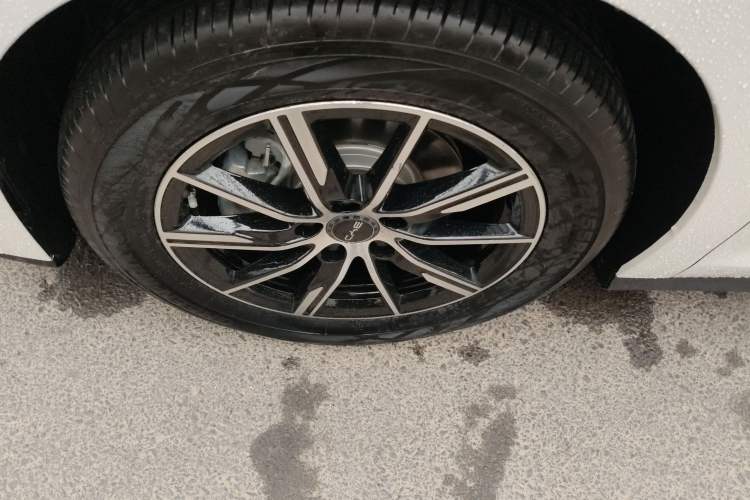 Used BYD Seal 06 New Energy 2025 DM-i Smart Drive 120KM Deluxe Model Left Front Wheel Hub