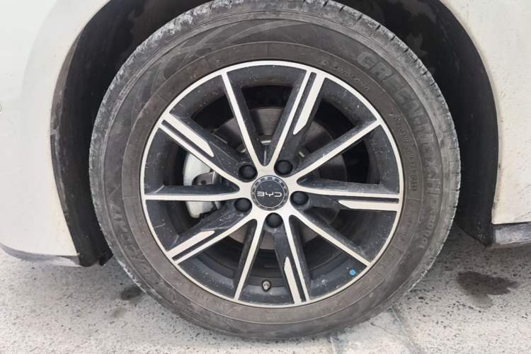 Used BYD Seal 06 New Energy 2025 DM-i Smart Drive 120KM Prestige Model Left Front Wheel Hub