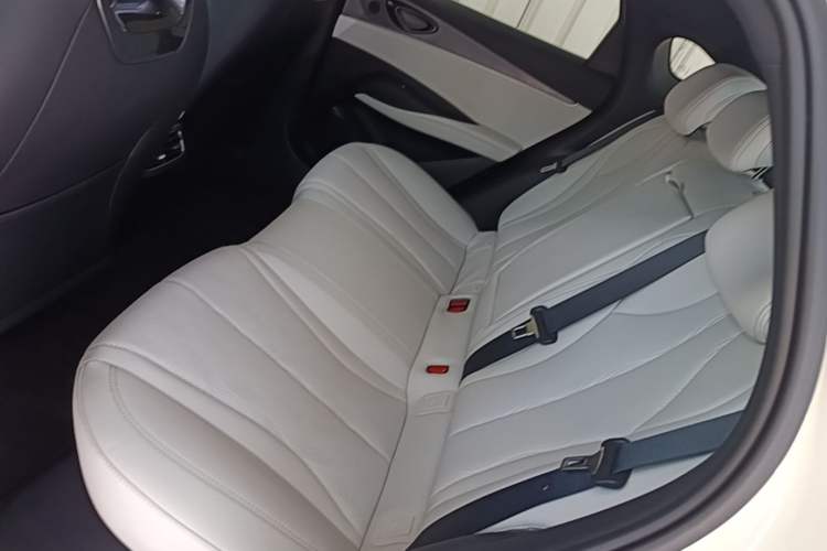 Used BYD Seal 06 New Energy 2025 DM-i Smart Drive 120KM Deluxe Model Left Rear Seat