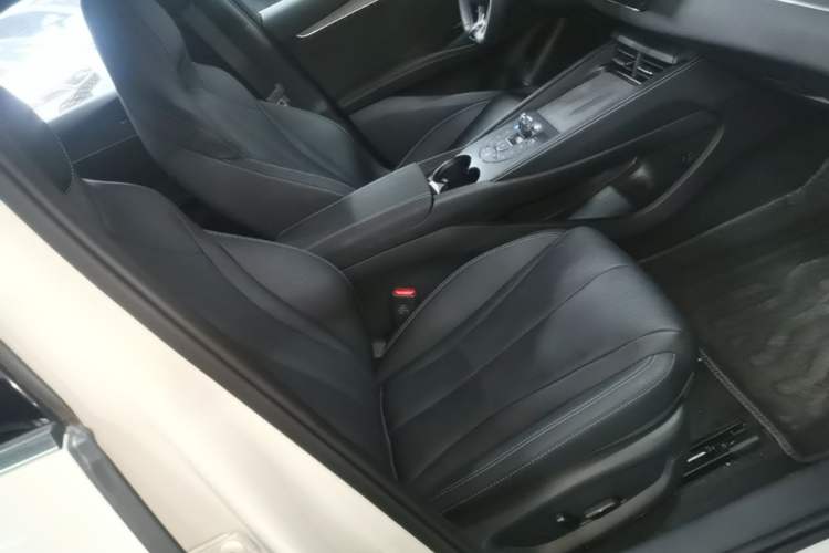 Used BYD Seal 06 New Energy 2025 DM-i Smart Drive 120KM Deluxe Model Right Front Seat
