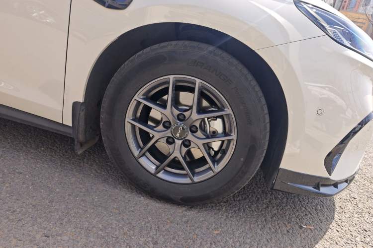 Used BYD Seal 06 New Energy 2025 DM-i Smart Drive 80KM Luxury Model Right Front Wheel Hub