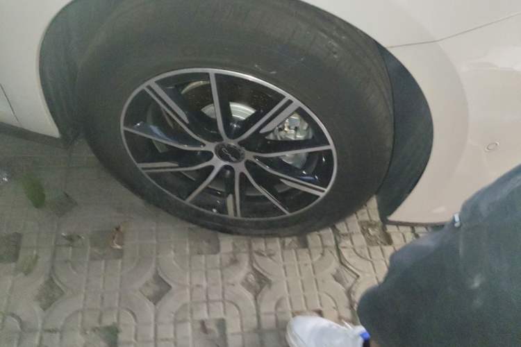 Used BYD Seal 06 New Energy 2025 DM-i Smart Drive 120KM Prestige Model Right Front Wheel Hub