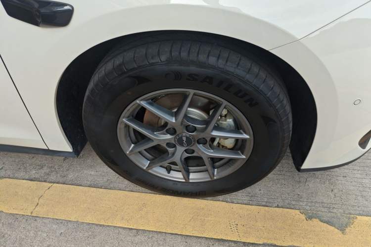 Used BYD Seal 06 New Energy 2025 DM-i Smart Drive 80KM Luxury Model Right Front Wheel Hub