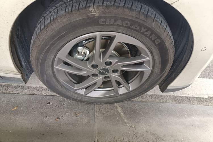 Used BYD Seal 06 New Energy 2025 EV 470KM Prestige Edition Right Front Wheel Hub