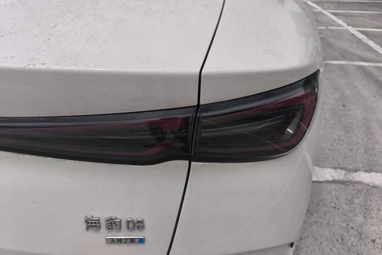 Used BYD Seal 06 New Energy 2025 DM-i Smart Drive 120KM Prestige Model Right Rear Taillight