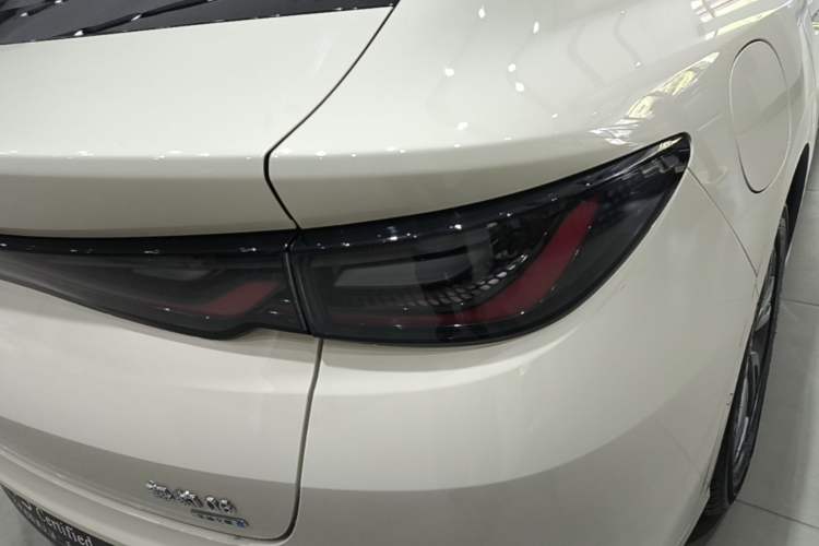 Used BYD Seal 06 New Energy 2025 EV 470KM Prestige Edition Right Rear Taillight