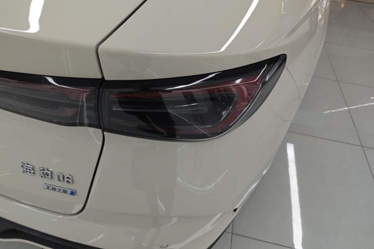 Used BYD Seal 06 New Energy 2025 DM-i Smart Drive 80KM Luxury Model Right Rear Taillight