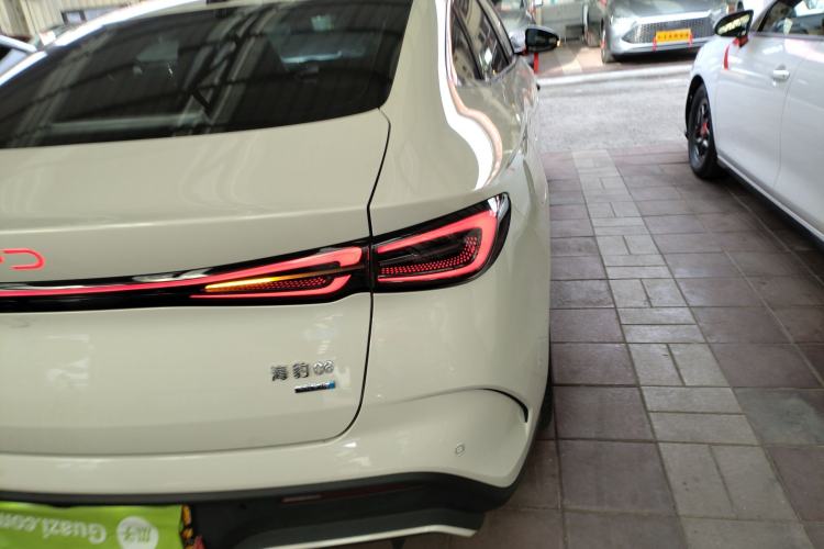 Used BYD Seal 06 New Energy 2025 DM-i Smart Drive 120KM Prestige Model Right Rear Taillight