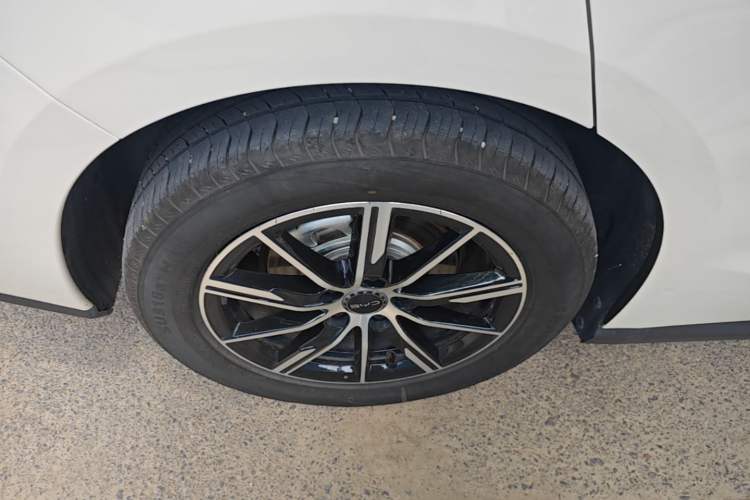 Used BYD Seal 06 New Energy 2025 DM-i Smart Drive 80KM Prestige Model Right Rear Wheel Hub