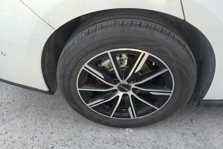 Used BYD Seal 06 New Energy 2025 DM-i Smart Drive 120KM Deluxe Model Right Rear Wheel Hub