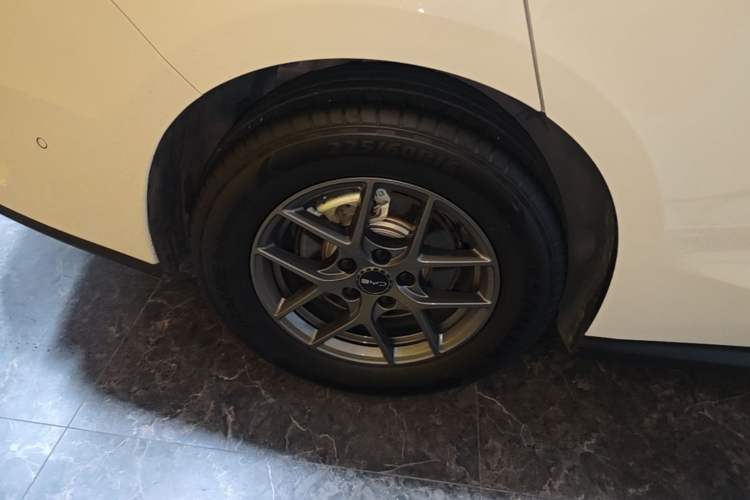 Used BYD Seal 06 New Energy 2025 DM-i Smart Drive 80KM Luxury Model Right Rear Wheel Hub