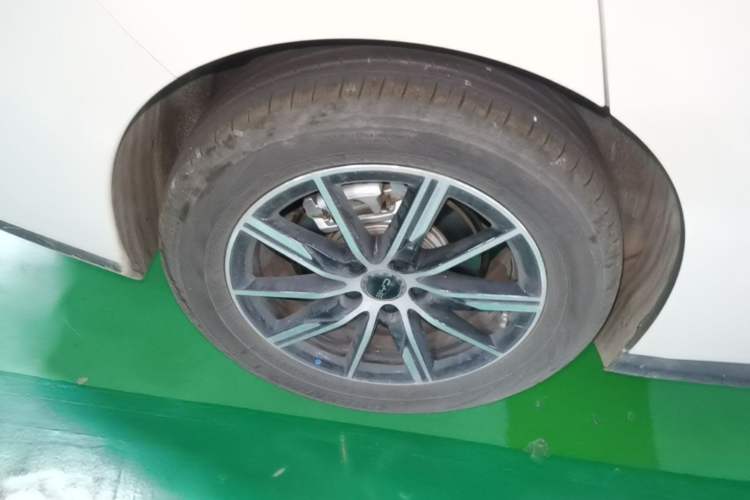 Used BYD Seal 06 New Energy 2025 DM-i Smart Drive 120KM Deluxe Model Right Rear Wheel Hub