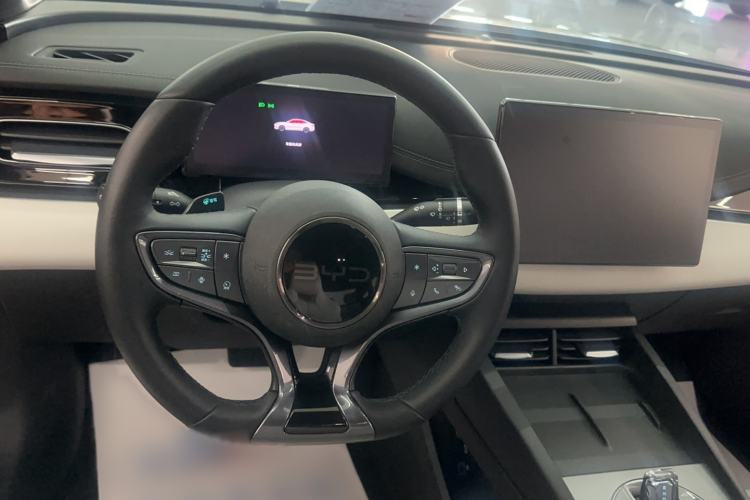 Used BYD Seal 06 New Energy 2025 DM-i Smart Drive 80KM Luxury Model Steering Wheel