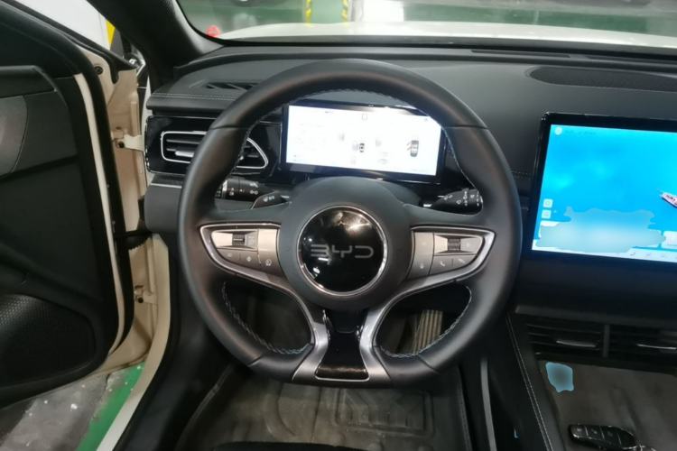 Used BYD Seal 06 New Energy 2025 DM-i Smart Drive 120KM Deluxe Model Steering Wheel