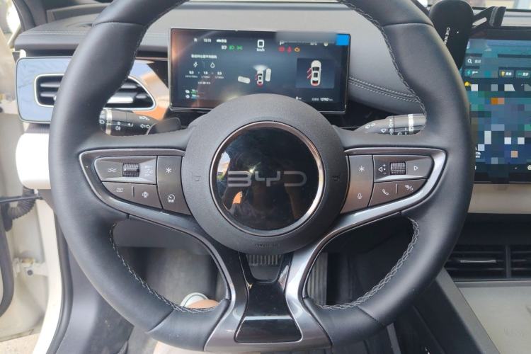 Used BYD Seal 06 New Energy 2025 DM-i Smart Drive 80KM Luxury Model Steering Wheel