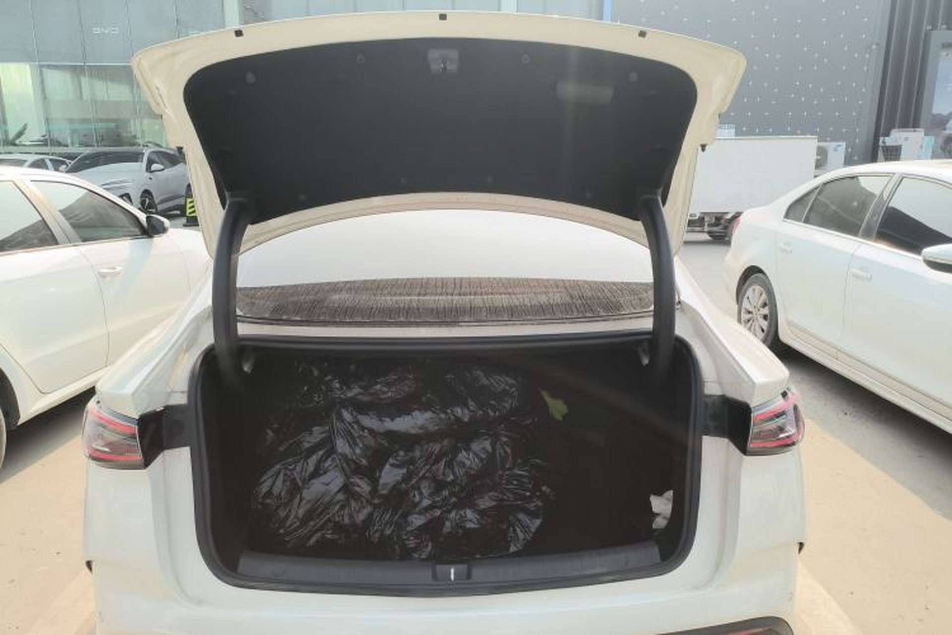 Used BYD Seal 06 New Energy 2025 DM-i Smart Drive 120KM Deluxe Model Trunk